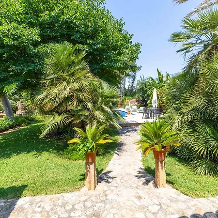 Sunny With Private Pool, Ac And Wifi