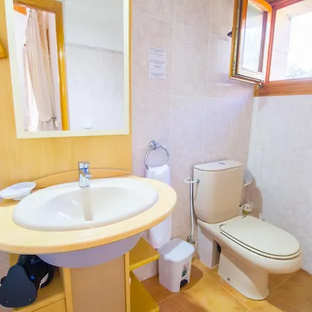 Дом отдыха Sunny With Private Pool, Ac And Wifi Поланко