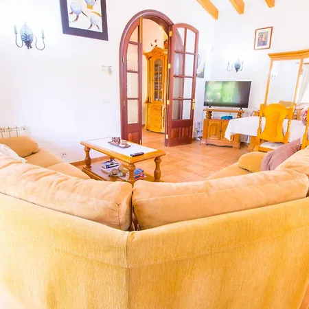 Дом отдыха Sunny With Private Pool, Ac And Wifi Поланко