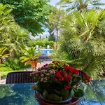 Holiday home Sunny With Private Pool, Ac And Wifi
