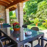 Sunny With Private Pool, Ac And Wifi Holiday home