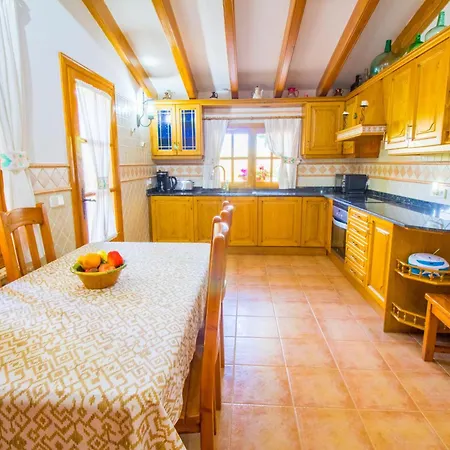 Sunny With Private Pool, Ac And Wifi