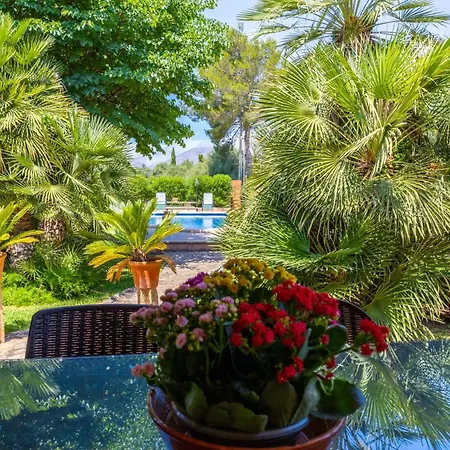 Dom wakacyjny Sunny With Private Pool, Ac And Wifi