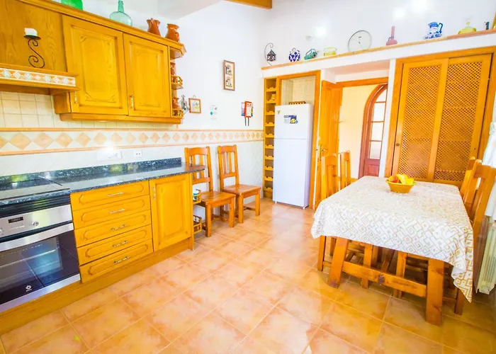 Hébergement de vacances Sunny With Private Pool, Ac And Wifi Port de Pollença