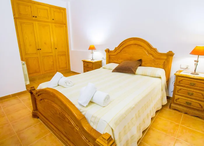 Holiday home Sunny With Private Pool, Ac And Wifi *