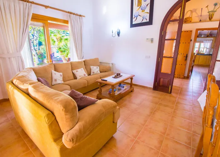 Holiday home Sunny With Private Pool, Ac And Wifi